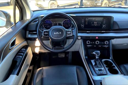 2023 Kia Carnival LX