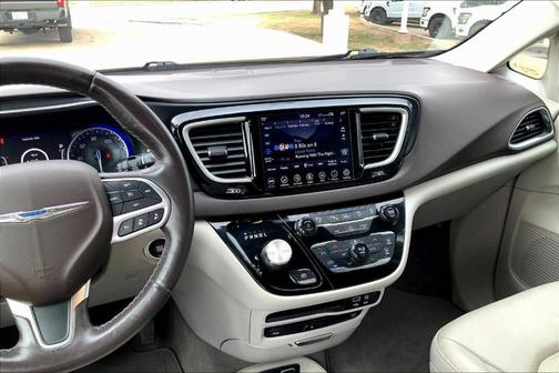2020 Chrysler Pacifica Touring-L Plus
