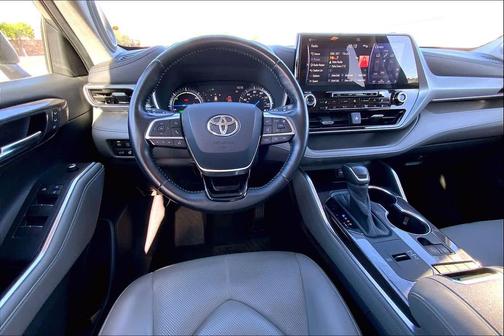 Celestial Silver Metallic 2020 Toyota Highlander Hybrid Platinum