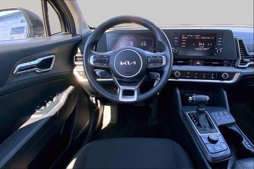 Fusion Orange 2023 Kia Sportage LX
