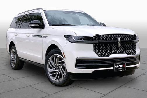 White 2026 Lincoln Navigator Reserve