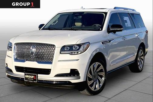 Pristine White Metallic Tri-Coat 2024 Lincoln Navigator Reserve