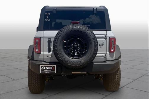 Avalanche Gray 2026 Ford Bronco Outer Banks
