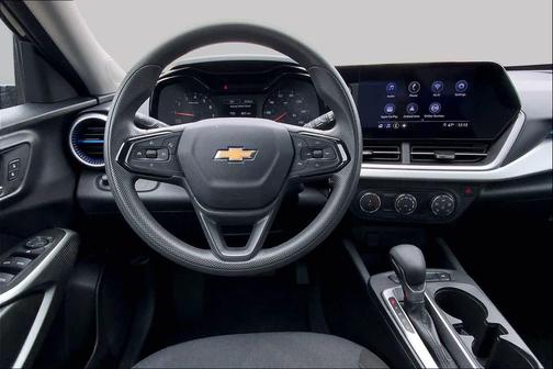 Mosaic Black Metallic 2025 Chevrolet Trax LS