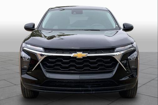 Mosaic Black Metallic 2025 Chevrolet Trax LS