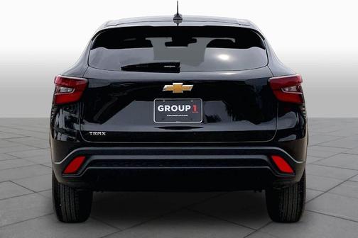 Mosaic Black Metallic 2025 Chevrolet Trax LS