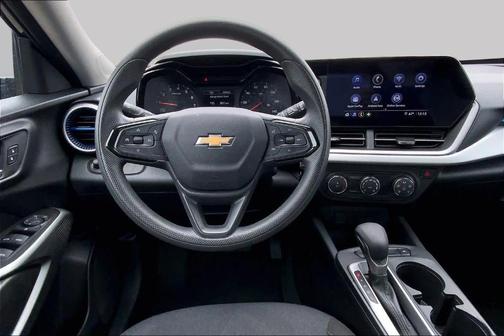 Mosaic Black Metallic 2025 Chevrolet Trax LS