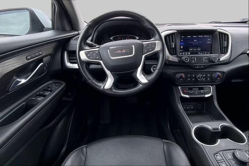 Summit White 2022 GMC Terrain SLT