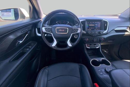Summit White 2022 GMC Terrain SLT