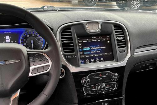 2023 Chrysler 300 Touring
