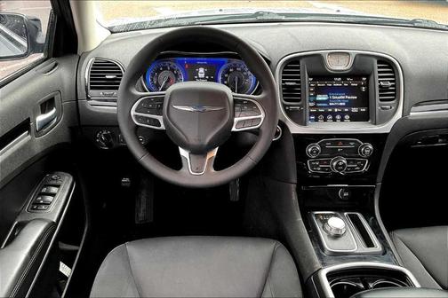 2023 Chrysler 300 Touring
