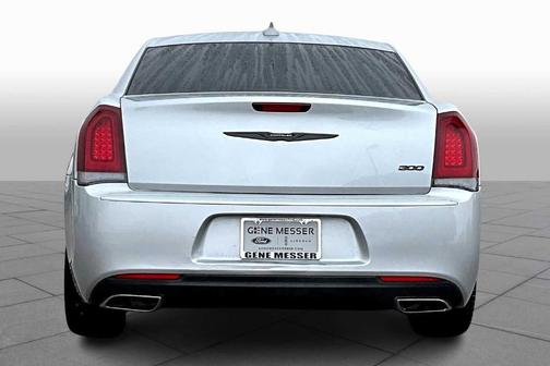 2023 Chrysler 300 Touring