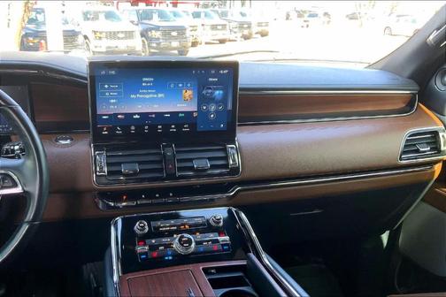 2022 Lincoln Navigator L Reserve