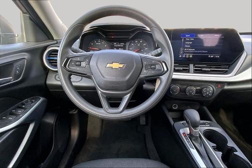 Mosaic Black Metallic 2025 Chevrolet Trax LS