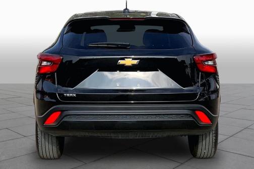 Mosaic Black Metallic 2025 Chevrolet Trax LS