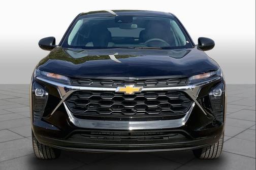 Mosaic Black Metallic 2025 Chevrolet Trax LS