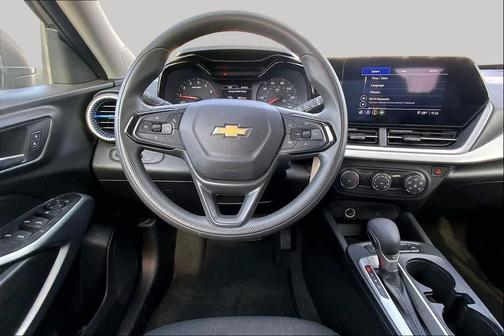 Mosaic Black Metallic 2025 Chevrolet Trax LS