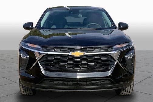 Mosaic Black Metallic 2025 Chevrolet Trax LS