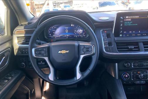 2023 Chevrolet Suburban LT