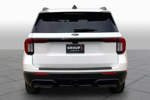 Star White Metallic Tri-Coat 2026 Ford Explorer ST-Line
