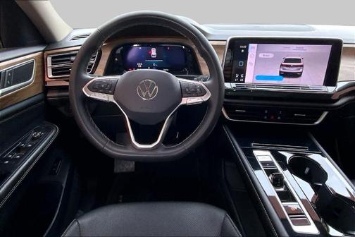 Pure White 2024 Volkswagen Atlas 2.0T SE w/Technology