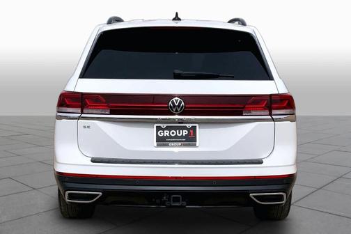 Pure White 2024 Volkswagen Atlas 2.0T SE w/Technology