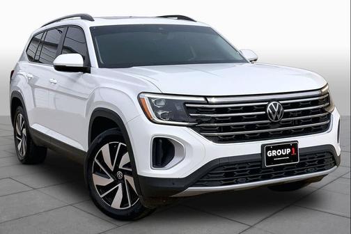 Pure White 2024 Volkswagen Atlas 2.0T SE w/Technology