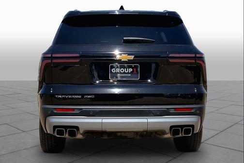 Mosaic Black Metallic 2025 Chevrolet Traverse LT