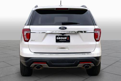 White Platinum Tri-Coat Metallic 2018 Ford Explorer XLT