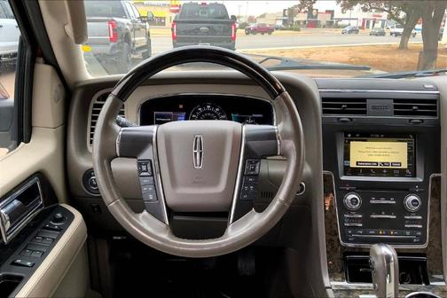 2016 Lincoln Navigator Select