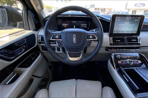 Pristine White 2021 Lincoln Navigator Reserve