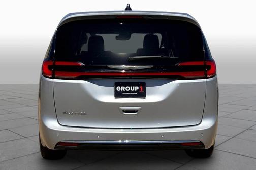 2024 Chrysler Pacifica Touring-L