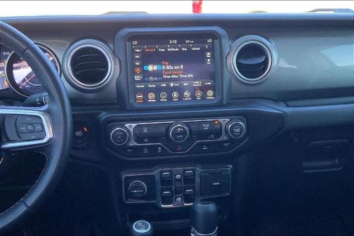 2022 Jeep Gladiator Overland