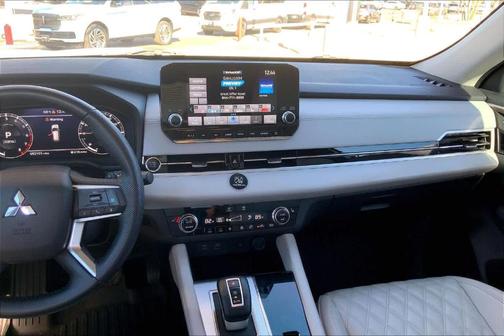 2023 Mitsubishi Outlander SEL