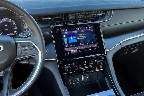 2024 Jeep Grand Cherokee L Laredo