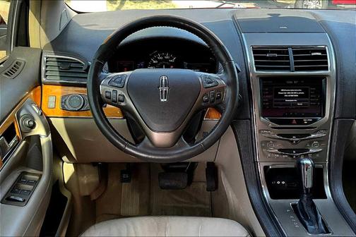 2013 Lincoln MKX Base