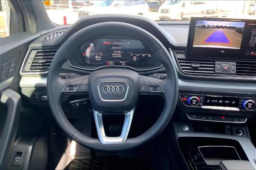 2024 Audi Q5 45 S line quattro Premium