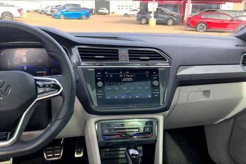 2024 Volkswagen Tiguan 2.0T SE R-Line Black