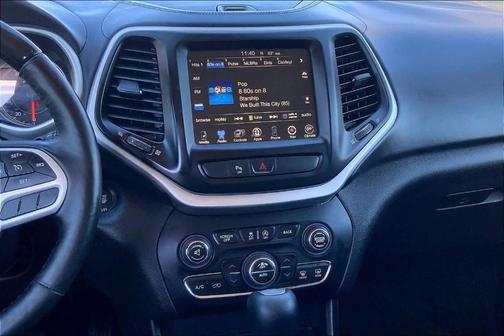 2017 Jeep Cherokee Overland