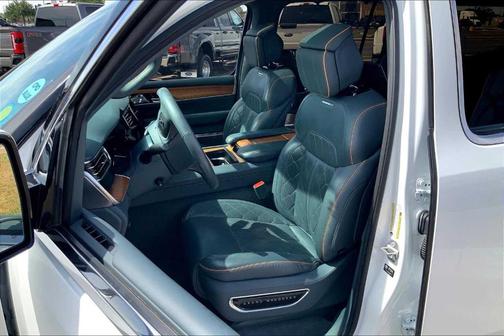 2022 Jeep Grand Wagoneer Series III