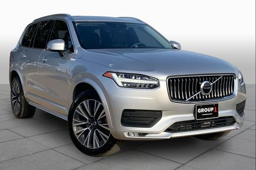 Bright Silver Metallic 2022 Volvo XC90 T5 Momentum