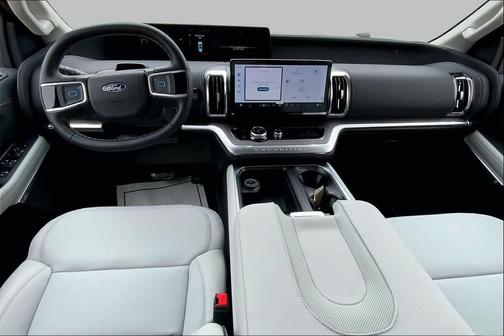 Agate Black Metallic 2026 Ford Expedition Max Platinum