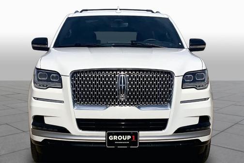 Pristine White 2023 Lincoln Navigator L Reserve