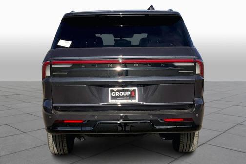 Gray 2025 Lincoln Navigator Reserve