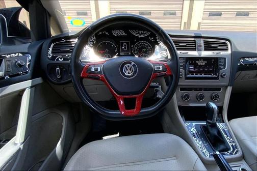 2015 Volkswagen Golf TDI S 4-Door