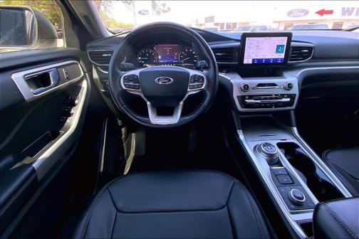 Star White 2021 Ford Explorer XLT