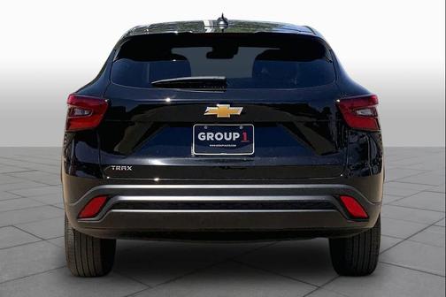 Mosaic Black Metallic 2025 Chevrolet Trax LS