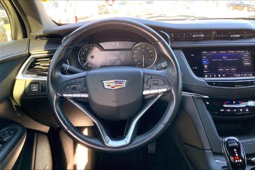 2022 Cadillac XT6 Luxury FWD