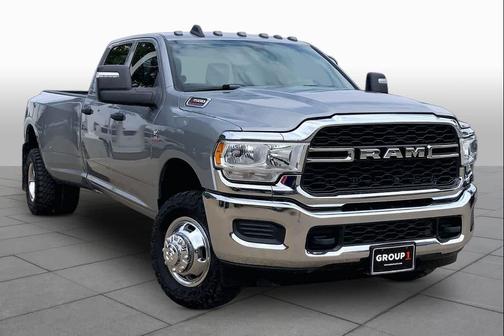 Billet Silver Metallic Clearcoat 2023 RAM 3500 Tradesman Crew Cab 4x4 8' Box