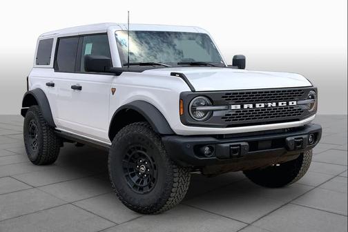 Oxford White 2026 Ford Bronco Badlands